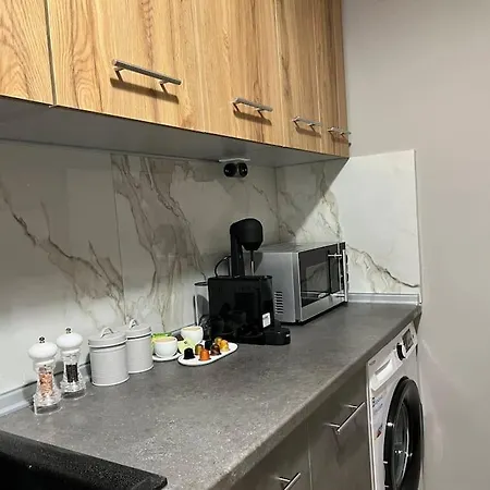 K&m 40 Ekklision B' شقة دراما